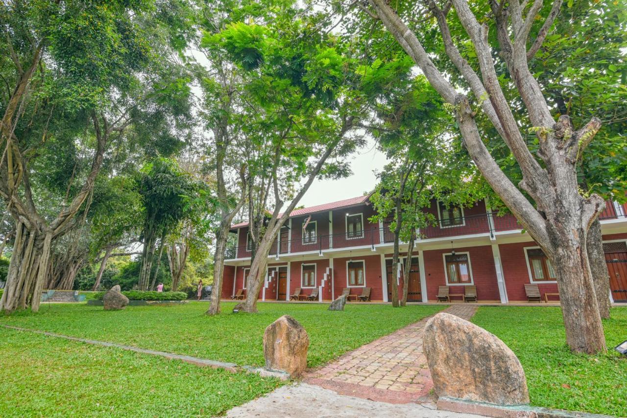 Mahanuge Hotel Polonnaruwa Eksteriør bilde