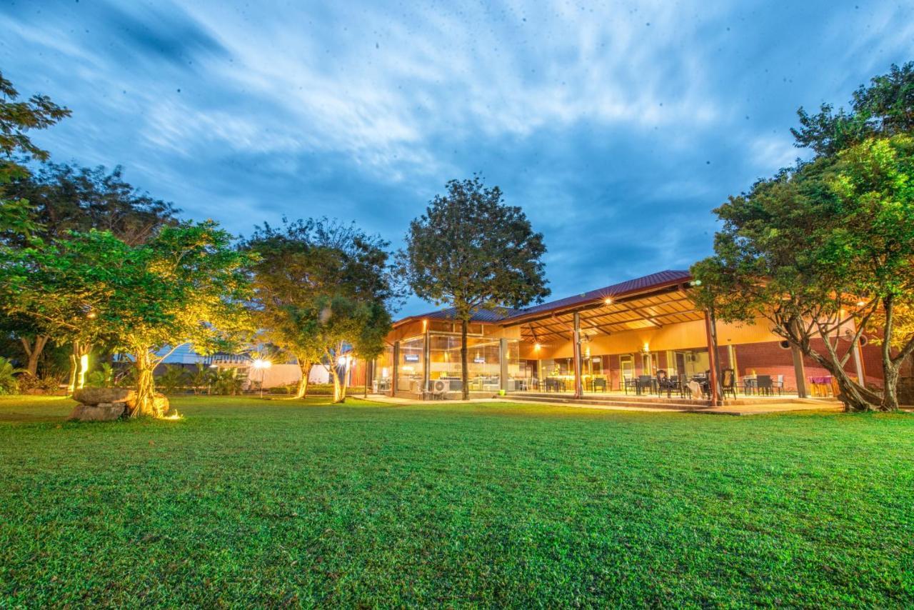 Mahanuge Hotel Polonnaruwa Eksteriør bilde