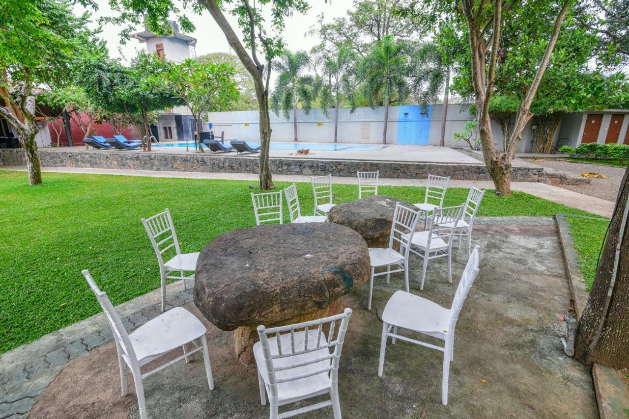 Mahanuge Hotel Polonnaruwa Eksteriør bilde